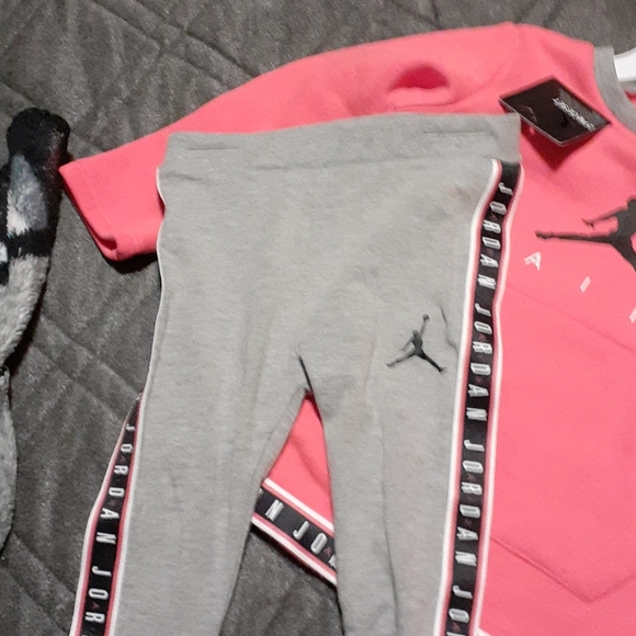 Girls jordan outfit - Picture 3 of 3